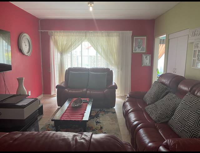 3 BEDROOM SECTIONAL TITLE FOR SALE IN PARKRAND